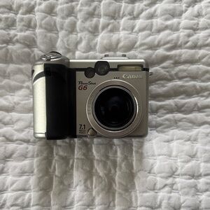 Canon PowerShot G6 Digital Camera - Silver and Black